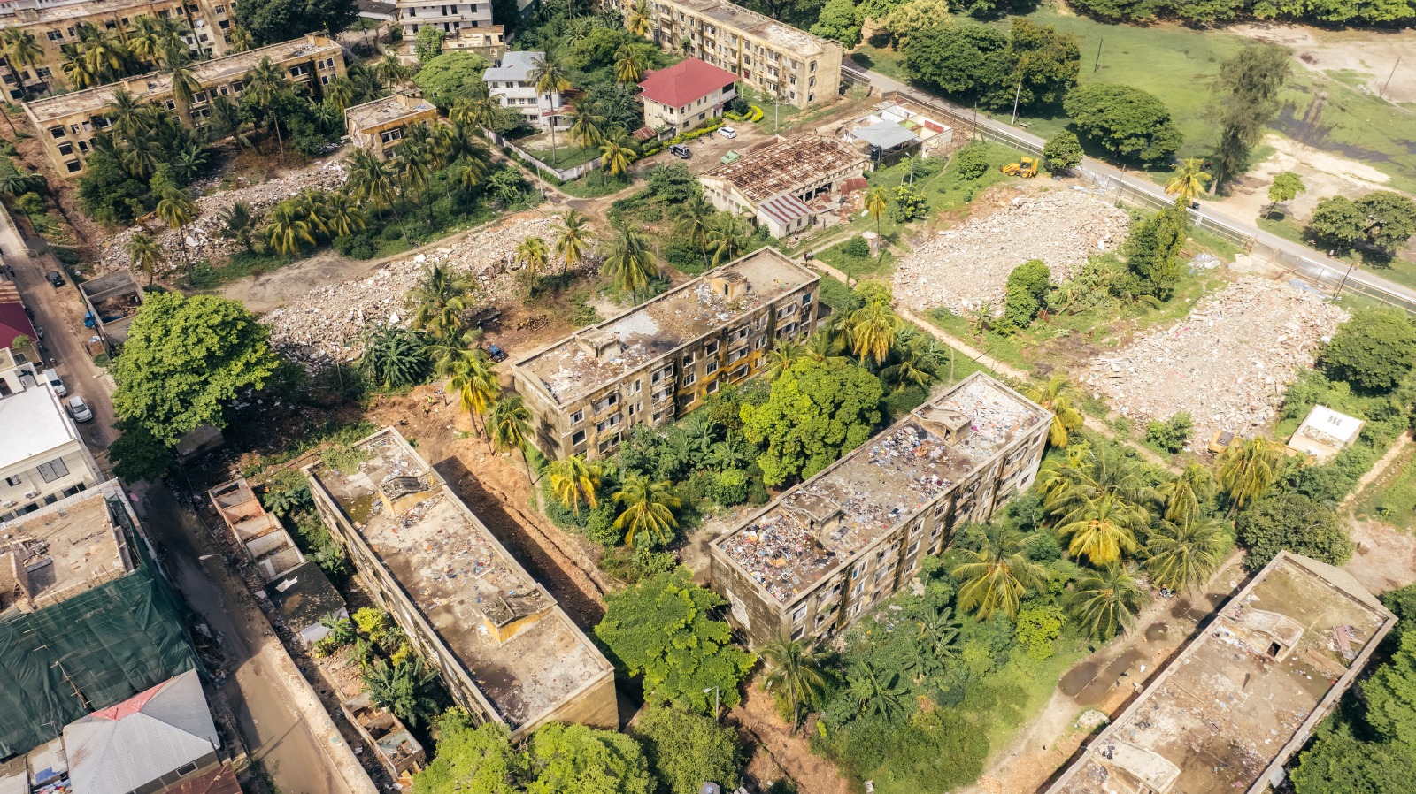 Démolition à Kikwajuni alors que le projet Infinity Hills démarre