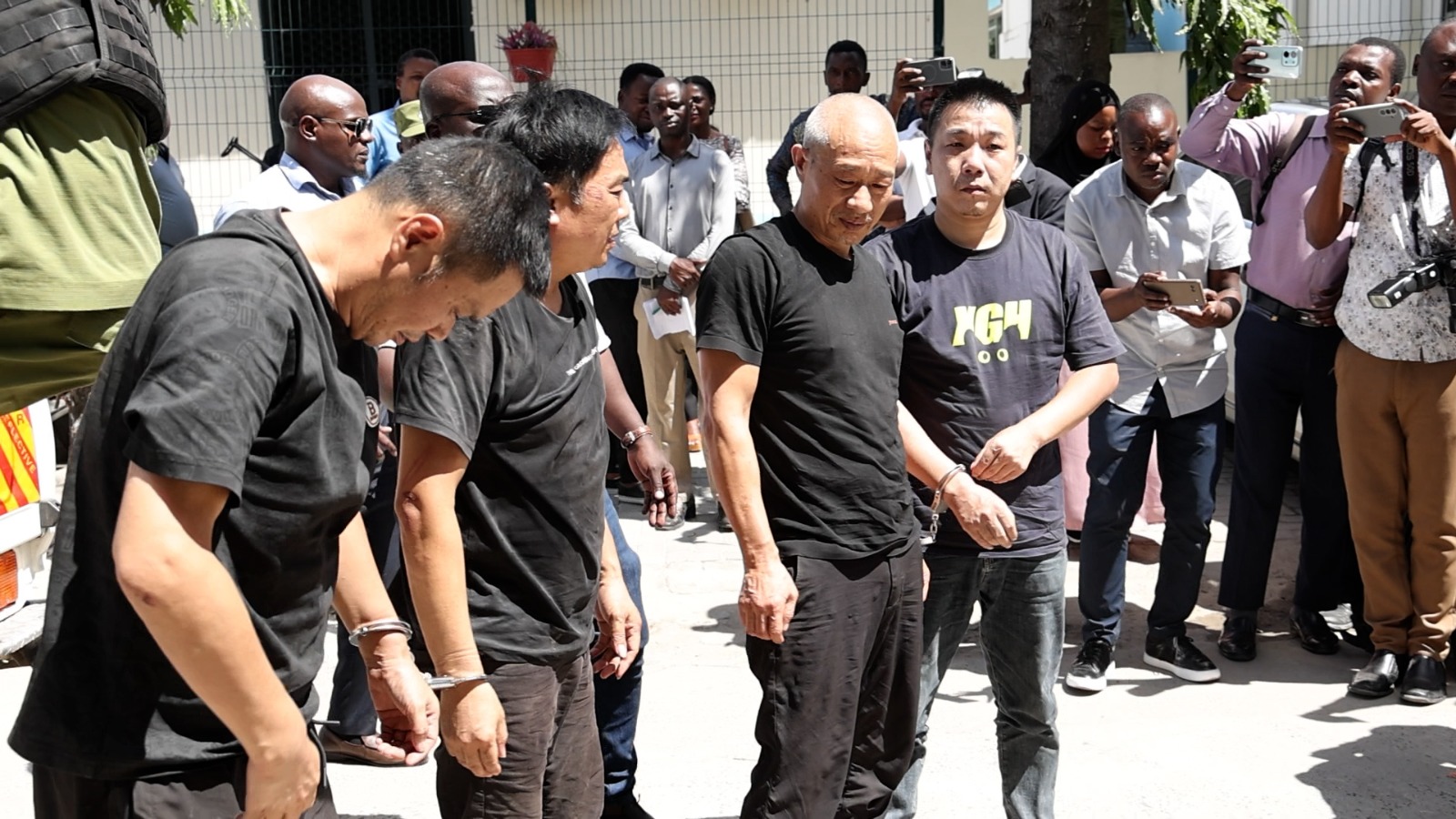 La police de Dar arrête quatre ressortissants chinois pour avoir kidnappé leurs collègues hommes d'affaires