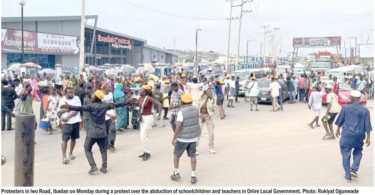 Ibadan protest over abducted Oriire teachers and pupils