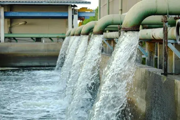 Le PM demande à des experts d'accélérer les projets liés à l'eau