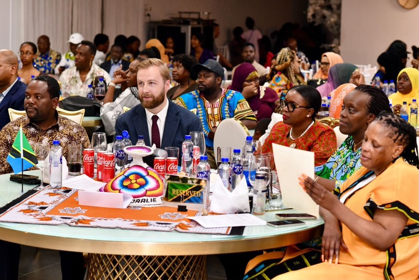 583 participants célèbrent la Journée de la langue kiswahili en Suède
