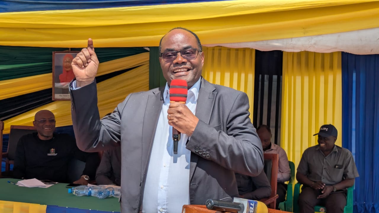 La Tanzanie améliore ses services d'arpentage avec la fourniture de 527 nouveaux titres fonciers à Mwanza
