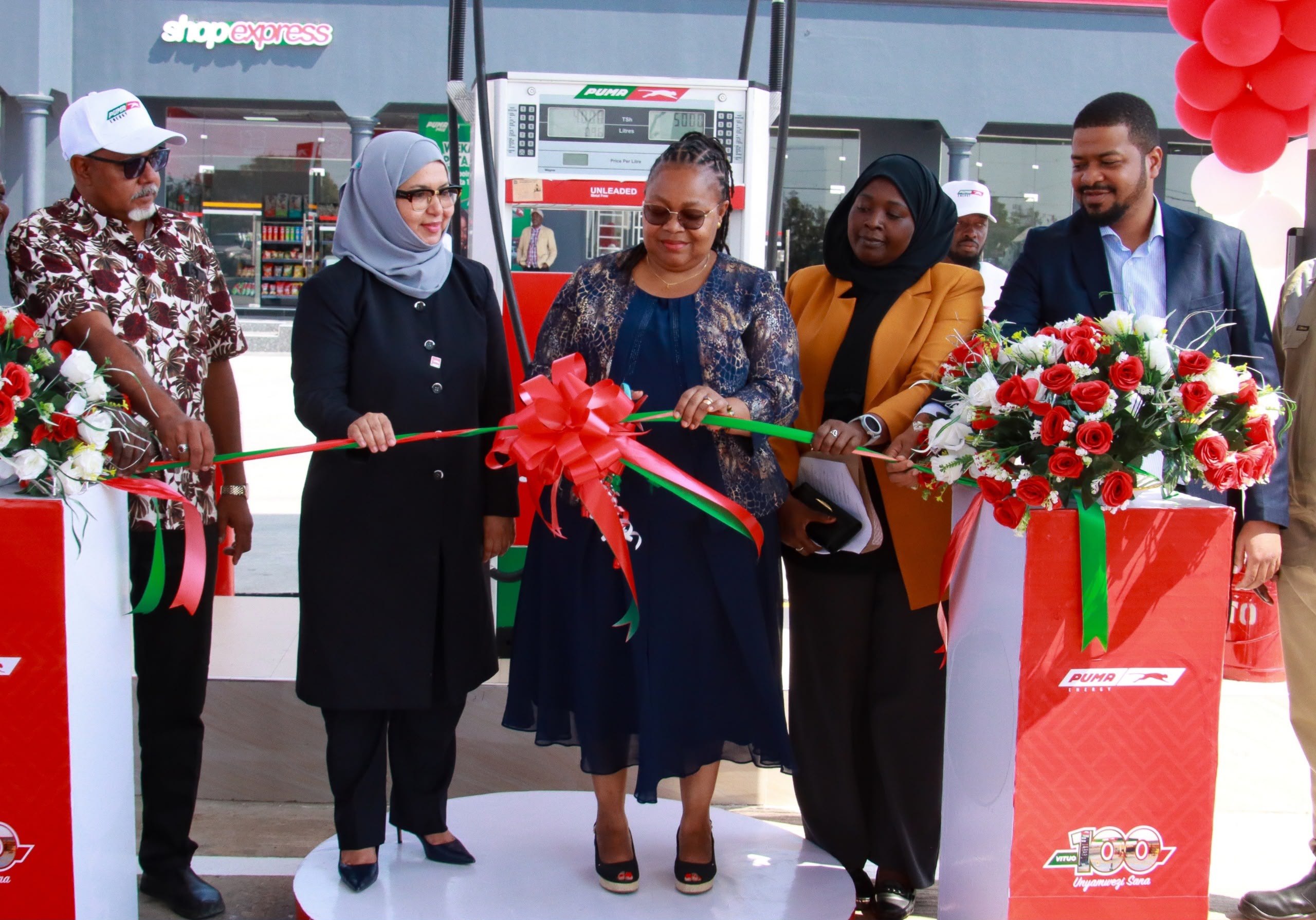 Une nouvelle station-service élargit l'accès au carburant et le soutien communautaire à Tabora