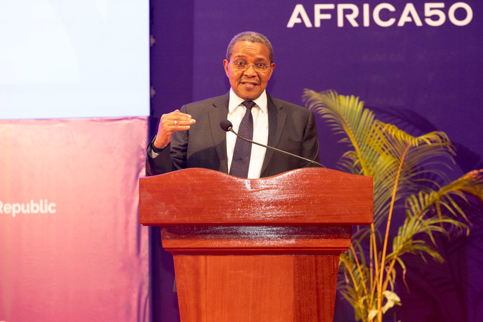 JK considère le soutien de 329,9 millions de dollars du GPE pour une éducation de qualité en Tanzanie, les infrastructures scolaires étant une priorité clé