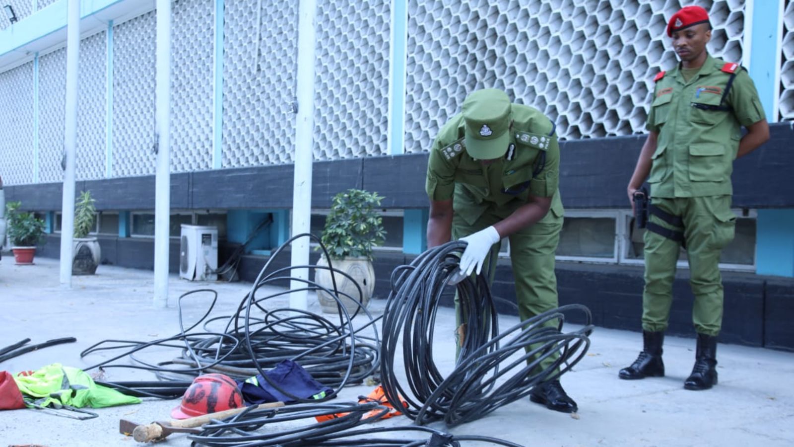 La police arrête 11 personnes impliquées dans le vol et le sabotage des systèmes de communication de TTCL
