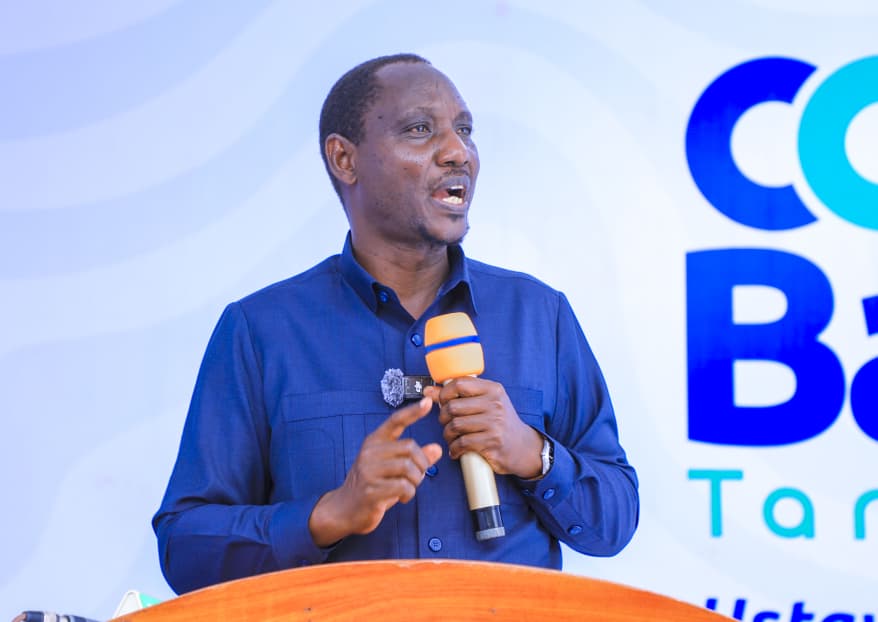 Le Dr Bashiru ouvre la conférence des chercheurs qui cherche à faire progresser les secteurs de la pêche et de l'aquaculture