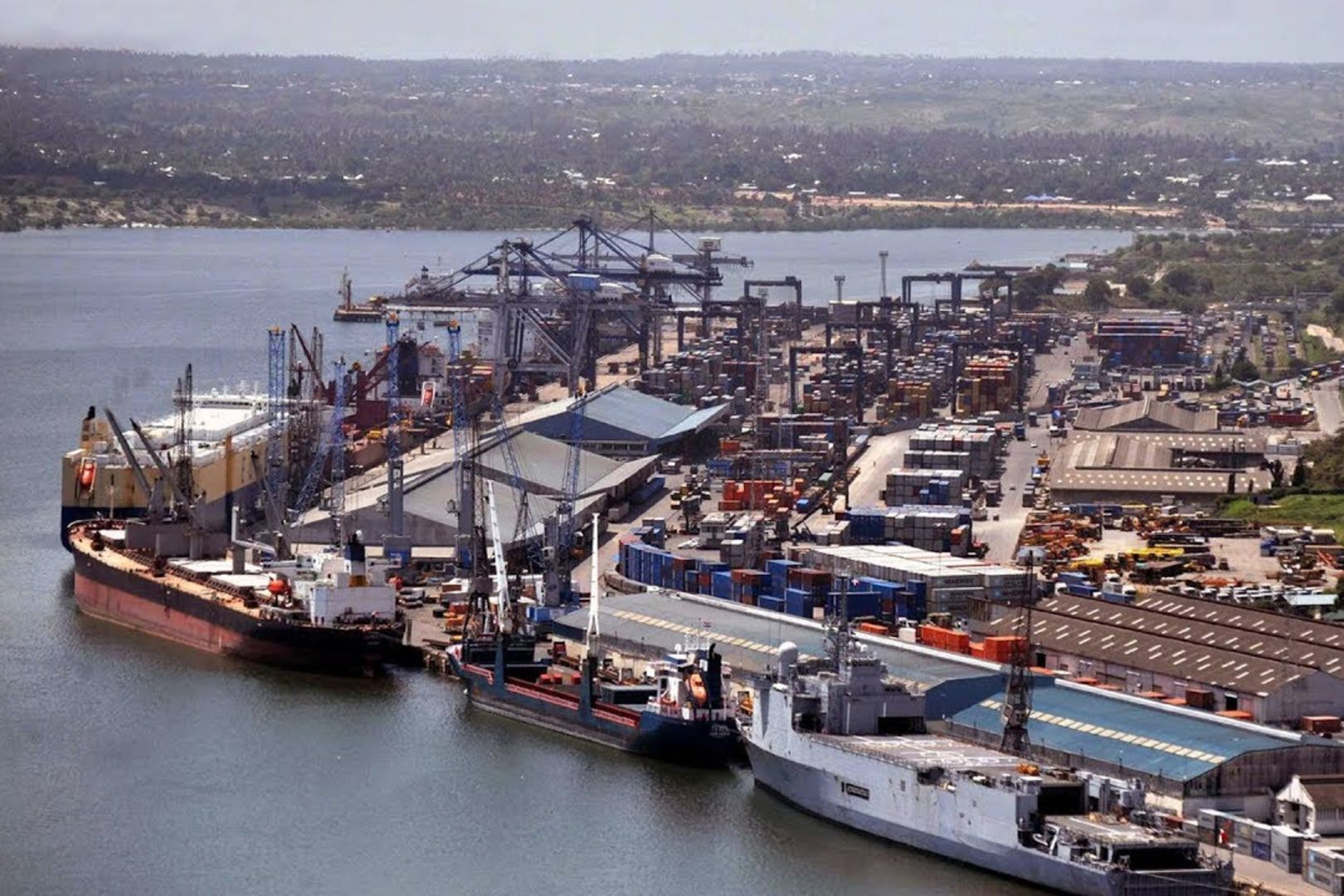 Appel à la fourniture de meilleures machines pour améliorer l'efficacité du port de Mtwara