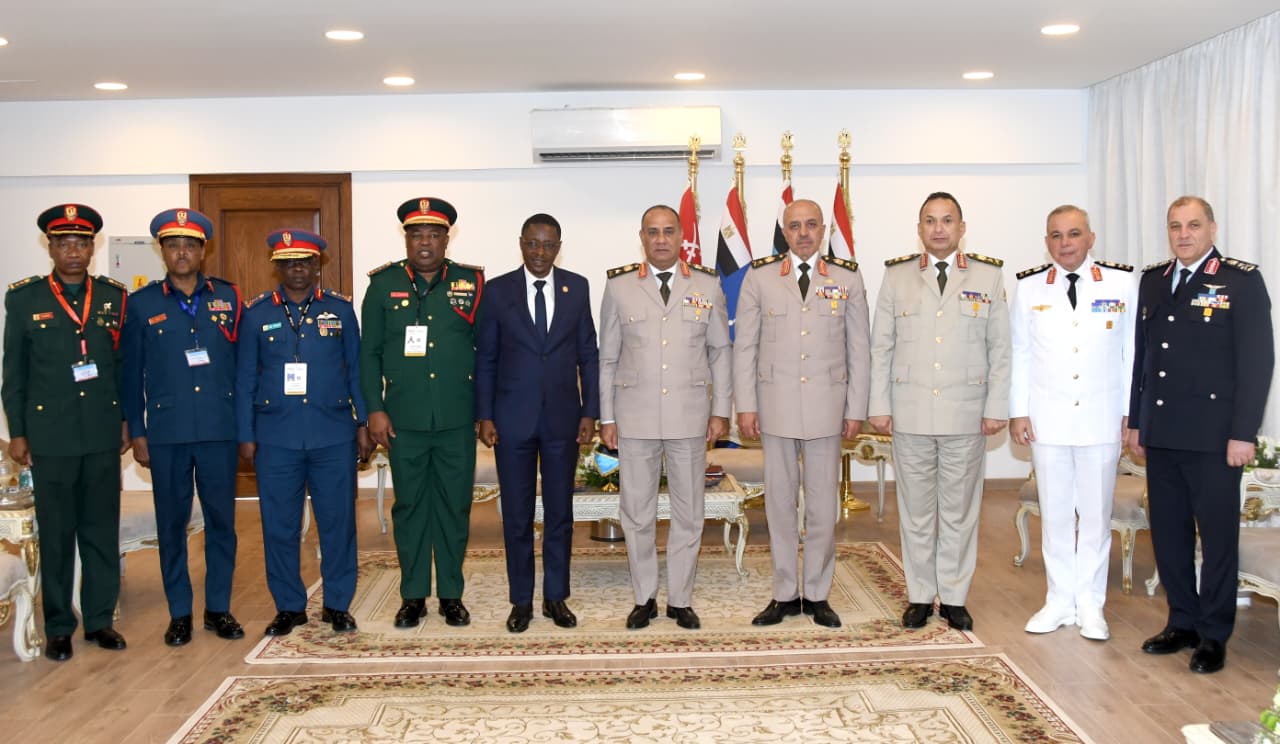 La Tanzanie et l'Égypte explorent les moyens d'élargir leurs liens dans les domaines de la défense et de la technologie aérospatiale