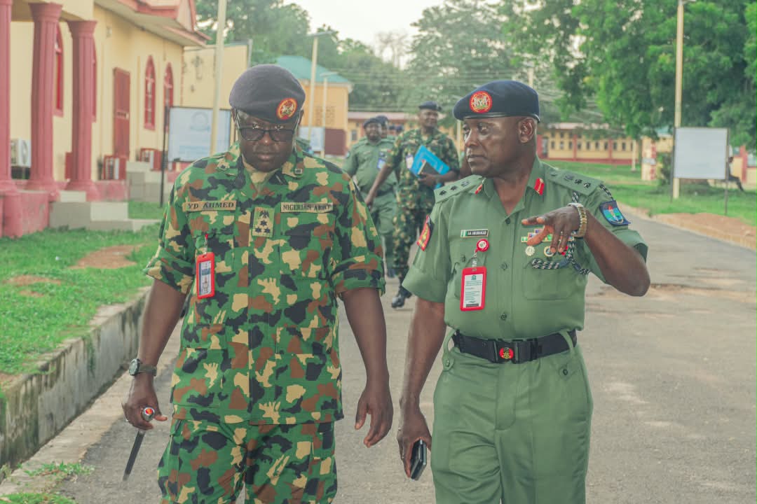 Le commandant du NAEC salue les progrès académiques et les installations des institutions militaires à Ilorin