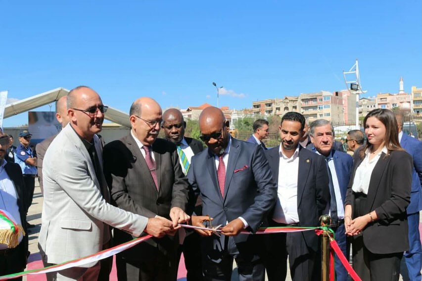 Bati-Est Expo rend hommage à la Tanzanie en exposant des équipements de construction et d'habitation