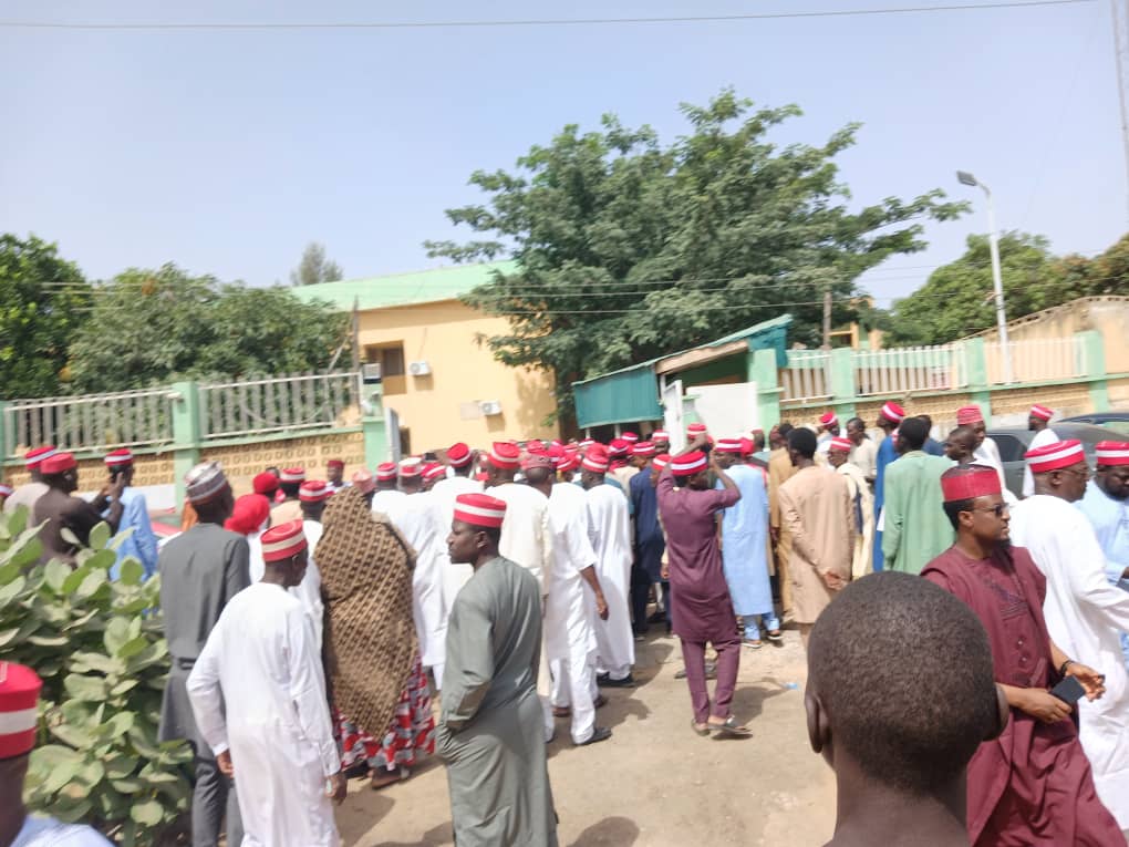 Kano : les partisans de Kwankwasiyya protestent contre l'omission par la CENI du candidat du NDC